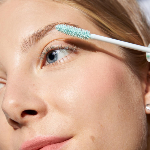 ماسكارا برايمر لاش برينسيس بطول اضافي وكثافة - من ايسنس