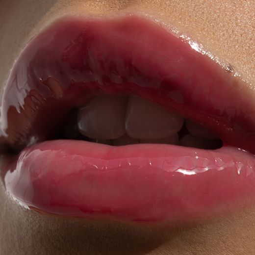 مرطب الشفاة المغذي مع 15%حماية من اشعة الشمس لون رقم 4 - من لوكا