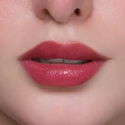 مرطب شفاة مع لون  تشيري اون رقم 2 - من لوكا